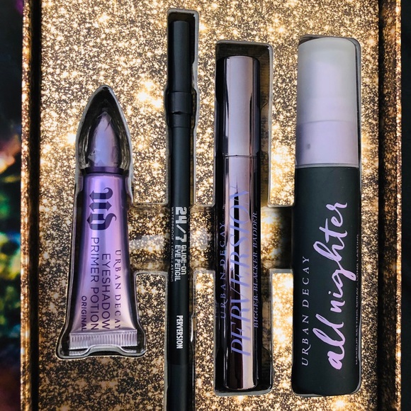 Urban Decay, HOLIDAY HALL OF FAME KIT - Picture 1 of 5